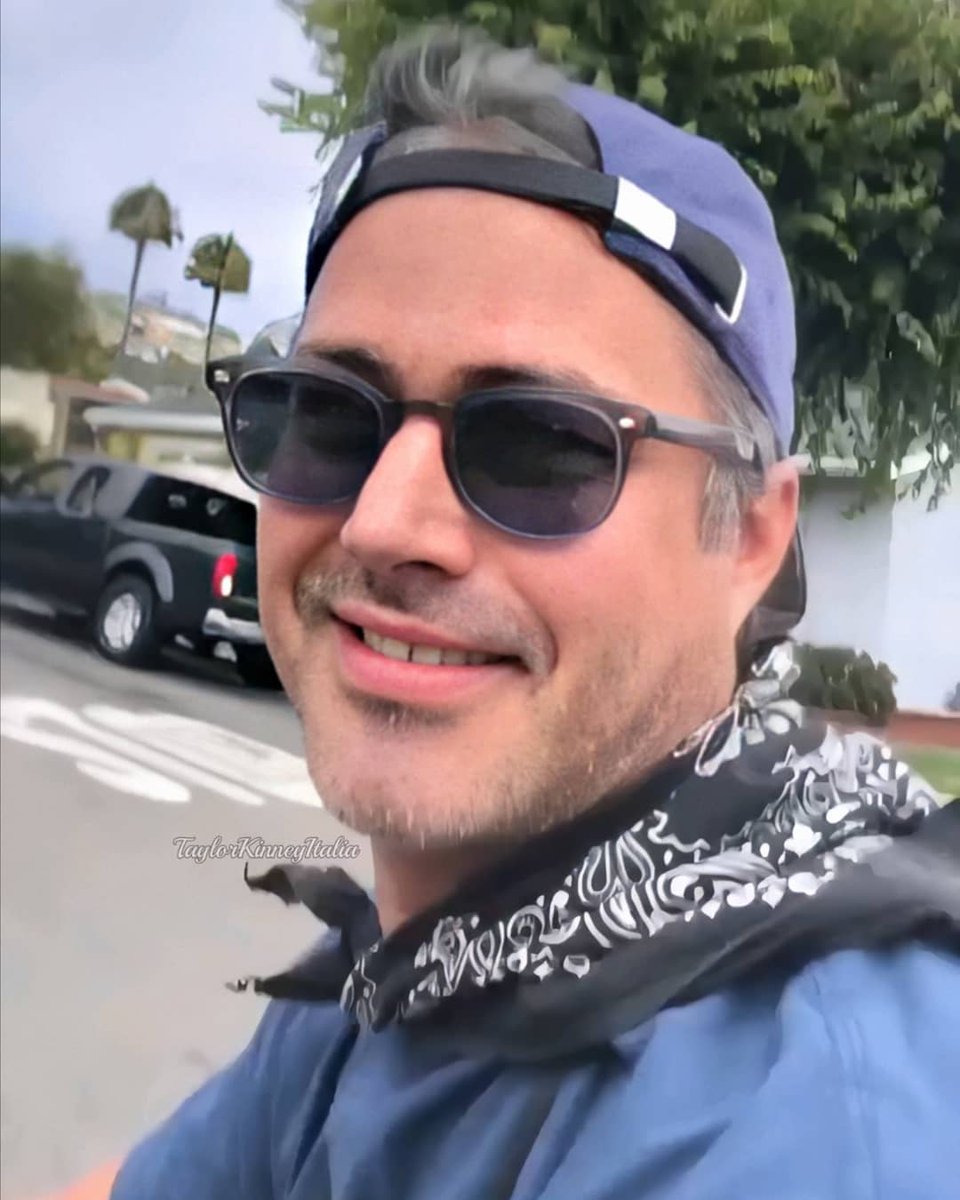 TKinneyFan's tweet photo. Io e i #screenshot siamo una cosa sola 😂🤣😂🤣 #TaylorKinney 🥰 https://t.co/R7bJwaLQ0L