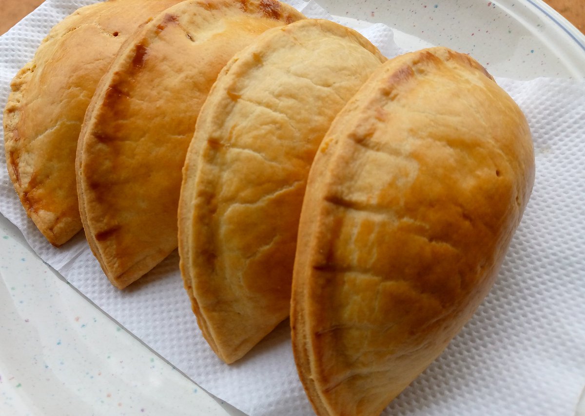 licia_foods's tweet photo. @BUBLAGOS @Mr_FuntoR @Mrtybaba @prinzgbemi @MaziIbe_ @Anagazo Sure plug in Ilorin for yummy delicacies... Rice, spaghetti, small chops, meat pie and the likes...
#liciafoods #bublagos #kiddrica #BBNaijaLockdown #Erica #MondayMotivaton #OPPOA92 https://t.co/aYN2X6Fvzf