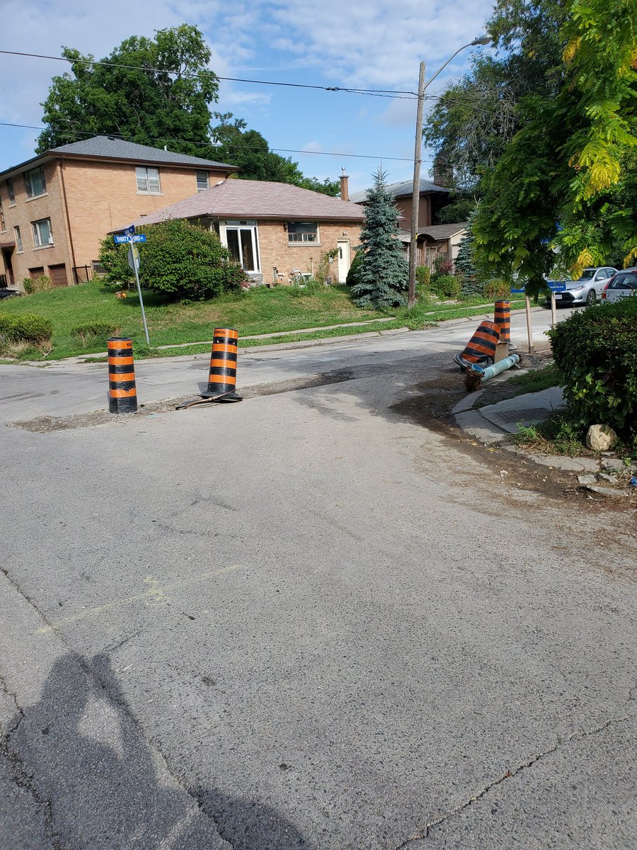 scottenglish2's tweet photo. @cityoftoronto @311Toronto is this an acceptable way to leave our neighborhood streets for the weekend? I have called 311 and got the run around.  These contractors work for YOU and should be making sure these streets are left in a safe and acceptable manner,clearly they dont. https://t.co/zUnd7P7SAO