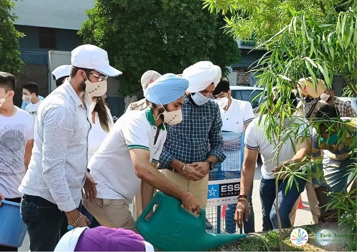 ygpt_india's tweet photo. Youth from Amritsar, along with Mayor Karamjit Singh & MD of ESS Global planted around 48 saplings on Day 1. Each sapling received it’s own metal shield
One small green action can collectively welcome the big shift that our Home desperately needs!
#YGPT
#EarthEmbrace
#Plantation https://t.co/HzdHv26EZo