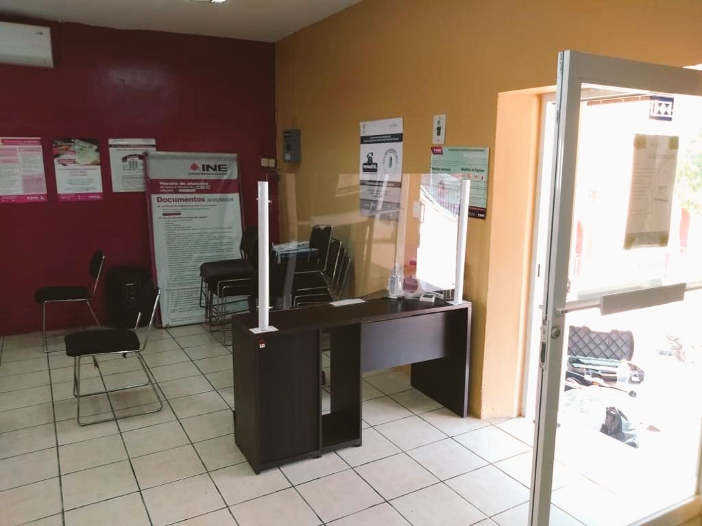 INE_Chiapas's tweet photo. #AHORA
🆗 Listos los 14 módulos de atención ciudadana de #INEChiapas que a partir de #Hoy abrirán para ENTREGAR CREDENCIALES con cita previa, aplicando medidas y protocolos para cuidar la salud de la ciudadanía y personal
⚠️ RECUERDA LLEVAR CUBREBOCAS
#ContamosTodasContamosTodos https://t.co/XAJAP6YiO9