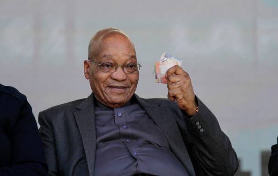 OmphilePhix's tweet image. #FreshOn947 come bech, someone is gona request Beyoncé - Run The World for today&apos;s #LockdownLiveRequest theme @947