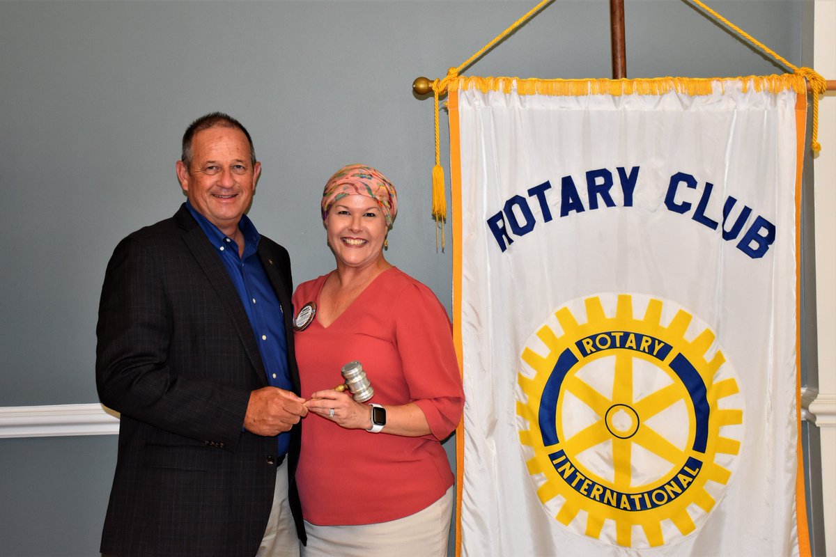 AmericusClub's tweet image. The 2019-20 President Rene Smith passed the gavel to Angela H. Smith who will lead the club as President for the 2020-21 year.