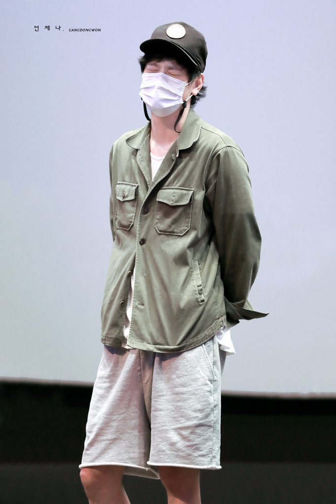 사진 빨리 넘겨보다가 귀여워서
업로드를 안할수가 없는ㅋㅋ
움짤로 만들고 싶다

😶😣
😶😣

200802 반도 무대인사
#강동원 #GangDongWon #반도