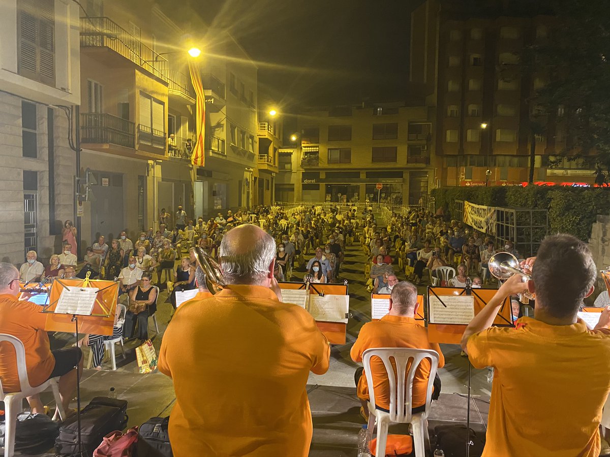 LesBorgesTV's tweet photo. Imatges del concert d'Aplec realitzat aquest dissabte, 1 d'agost, al passeig del #Terrall de #lesBorgesBlanques, organitzat per l'Agrupació Sardanista de la localitat, amb la @contemporania. 

(Fotos: @AjBorgesBlanque) https://t.co/Al8tPMyfb3