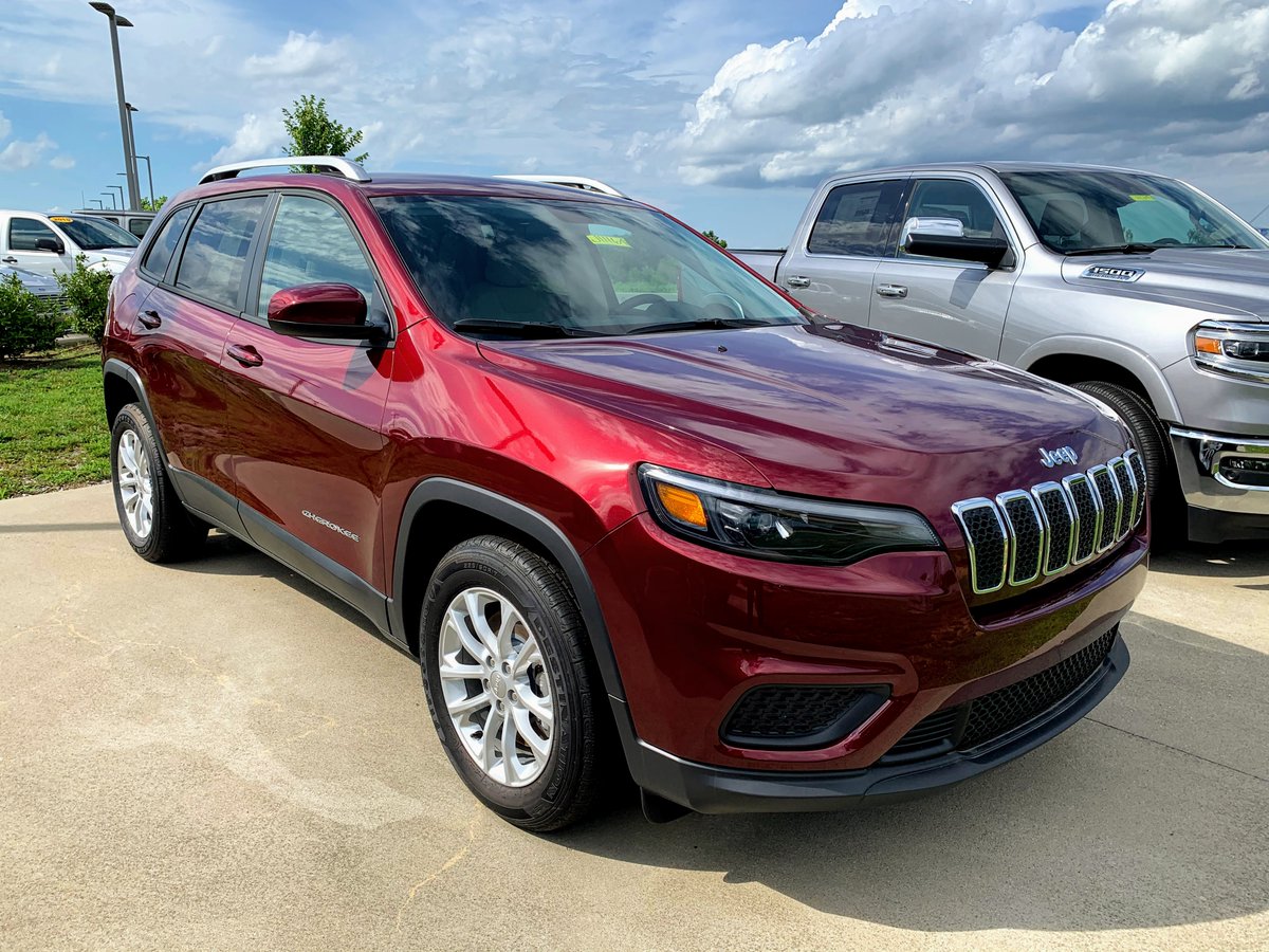 PremierNewCars's tweet photo. Is there a vehicle that just screams "take me for a drive?" Today the Jeep Cherokee is giving us those vibes. What about you? https://t.co/0M3Pe3g1sb