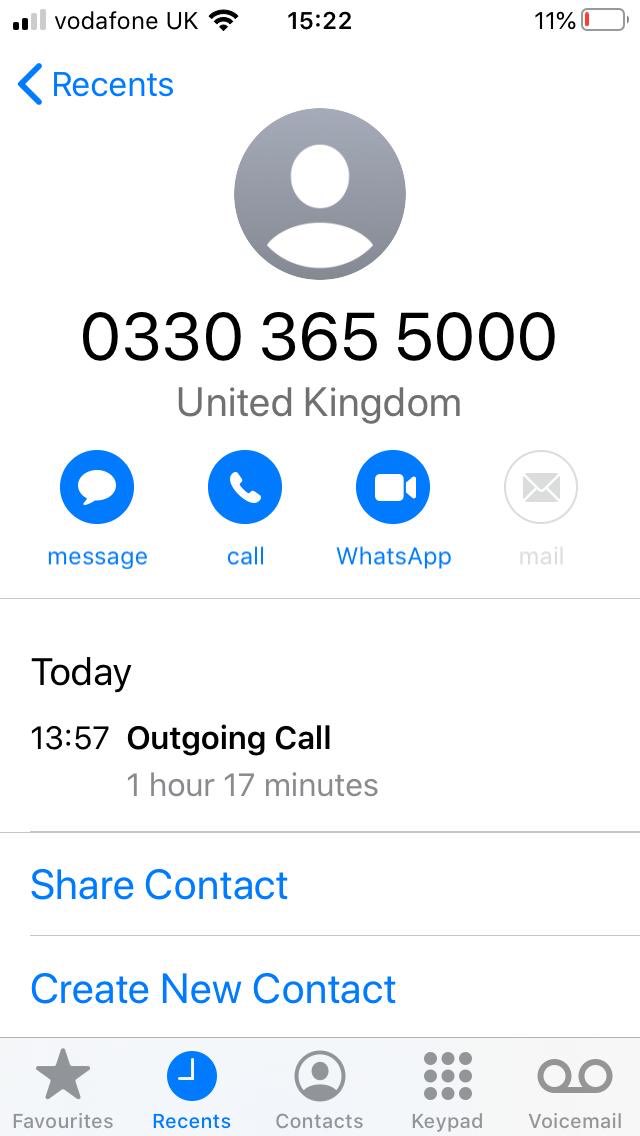 PoopRainbowMama's tweet photo. @easyjet Third time I’ve called in a week. Sat on hold for 1hr17 this time before giving up. Some customer service support from your company would be great. https://t.co/msKsgDP3o1