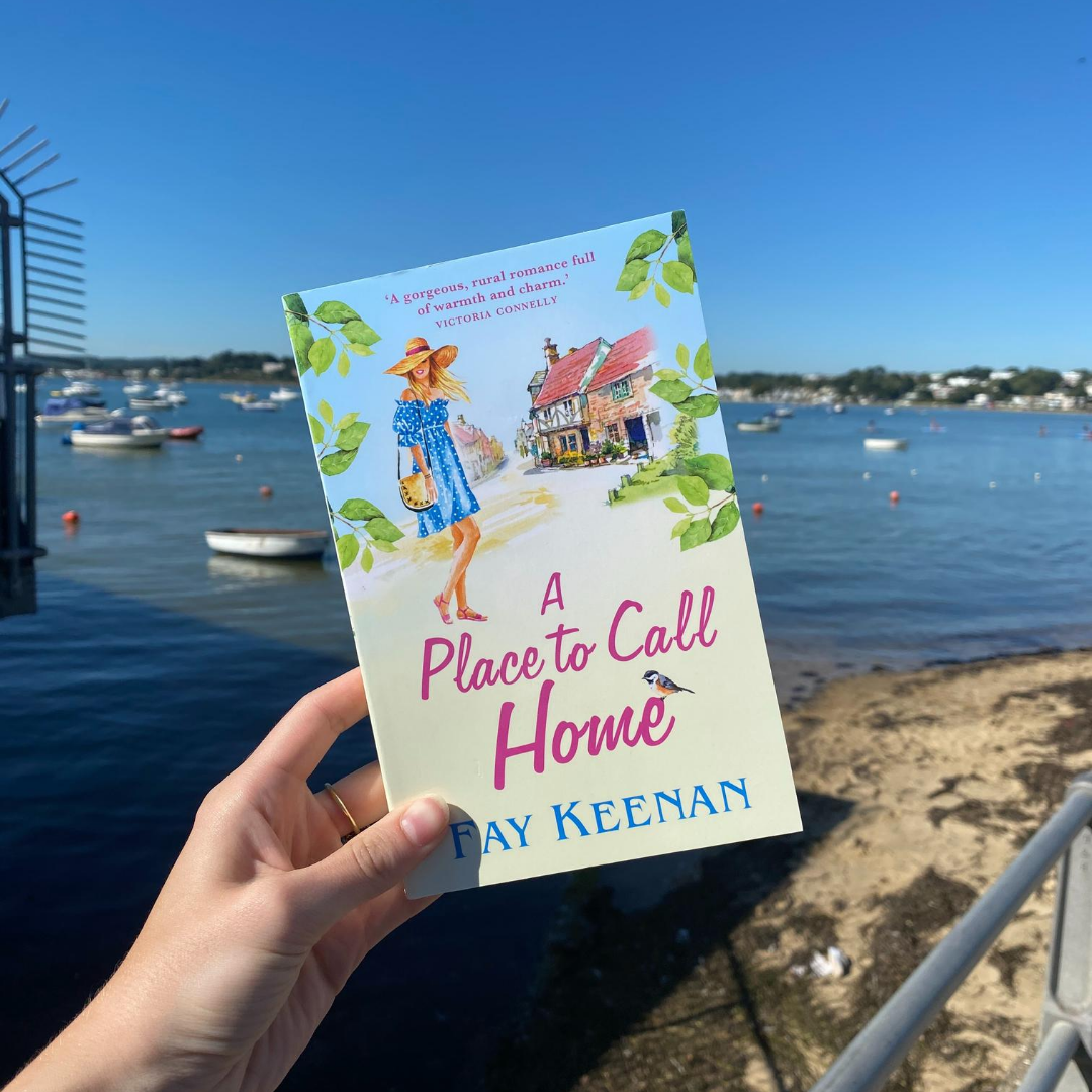 BoldwoodBooks's tweet photo. Our #BoldRead of the week is @faykeenan's A Place To Call Home π‘π
Our top pick for a read that whisks you away to a world of glorious country views, unforgettable characters and once-in-a-lifetime love.
What are your top #BoldReads to escape with?
#BoldReads #BookOfTheWeek https://t.co/2sDAFm1jIF