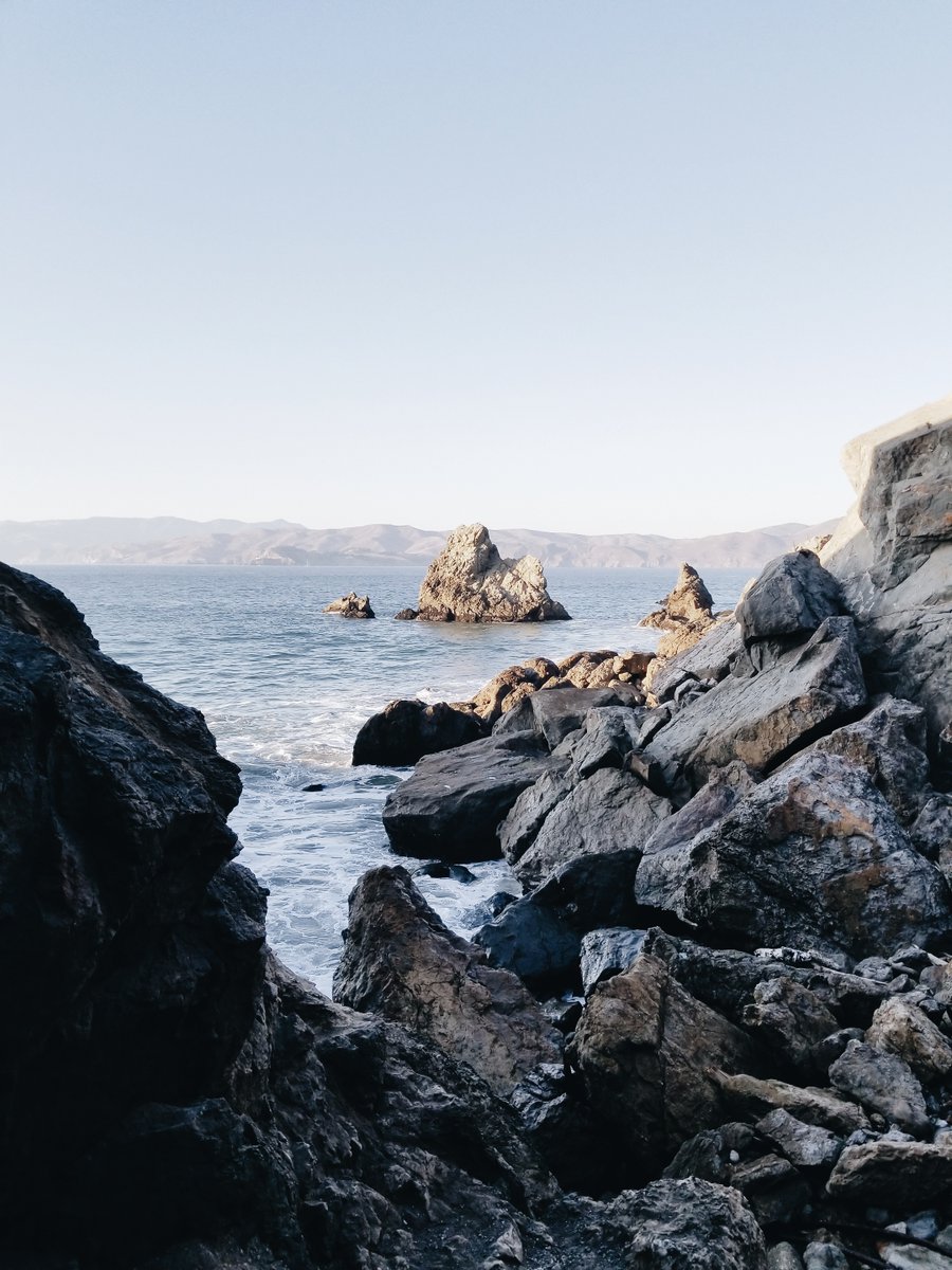 colourlyco's tweet photo. Dreaming of #SanFrancisco cliffside views 🌊 🌉 this shot is from Lands End Lookout, right near Sutro Baths, the c. 1896 public bathhouse that once held 7 saltwater #swimming pools 🏊‍♀️ course, now in ruins ~ where would you go if you could #travel anywhere right now? ✈ https://t.co/3dK0o2WWIQ