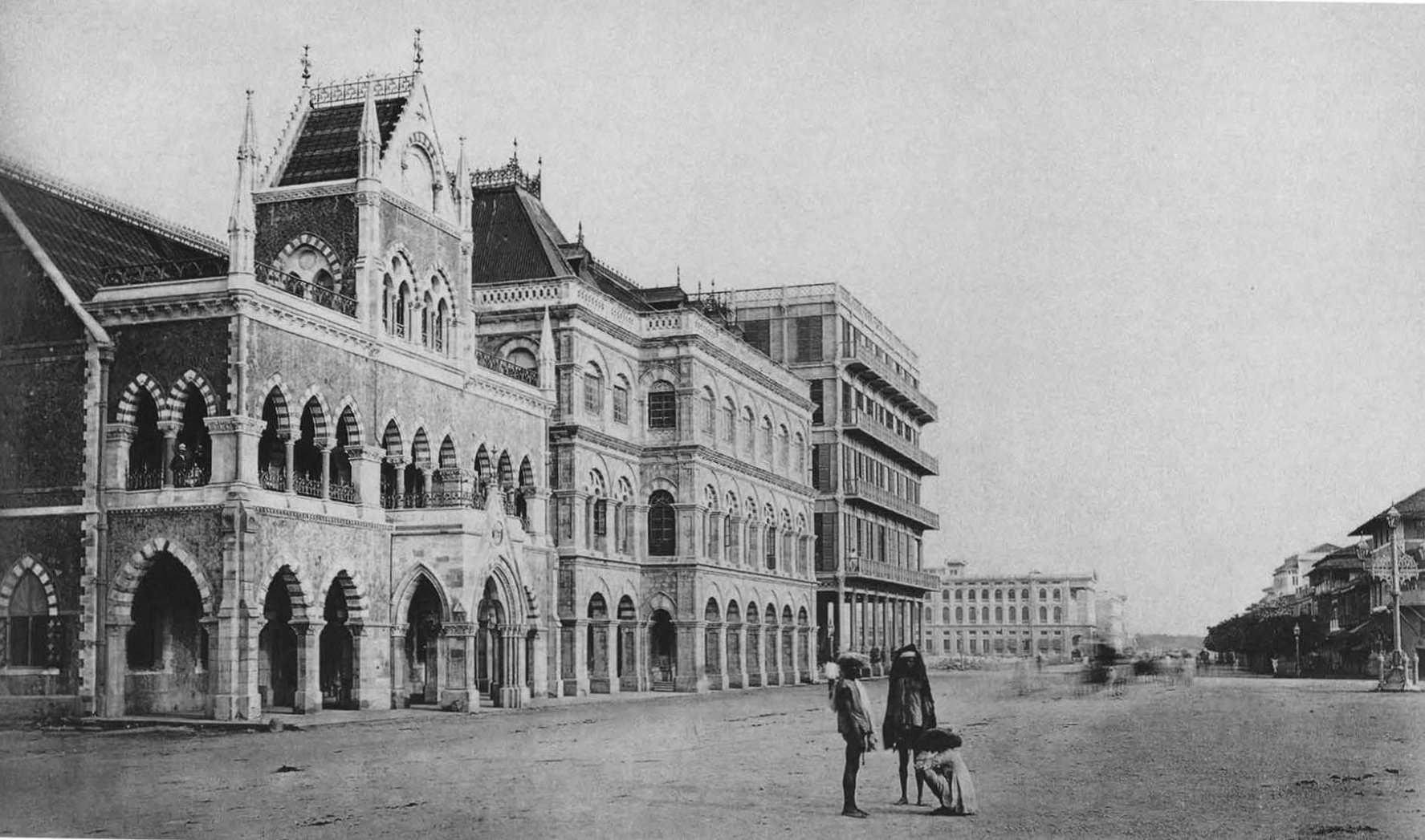 Old photo of Kala Ghoda area showing David Sassoon Library, Army & Navy Buildings, and Watson's Hotel (also called Esplanade Mansion).Dates back to 1869-75