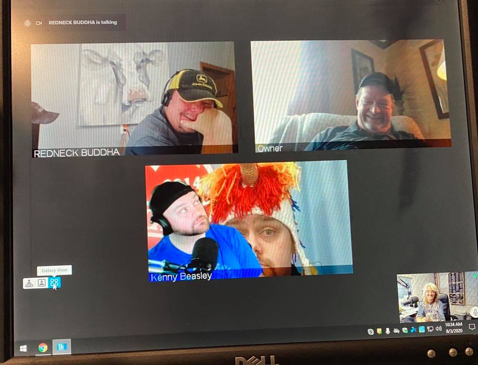 SherryFoxx's tweet photo. This is what I have to endure every morning during #MaleCall 🙃🤣💞🎙📻🖥💻
I wouldn't want to do it with anyone else... 💁♀️👩💻
@JrDennisKI
@KennyBeasley
@BrentEarlywine
@HitCountryKI https://t.co/kshednMK6t