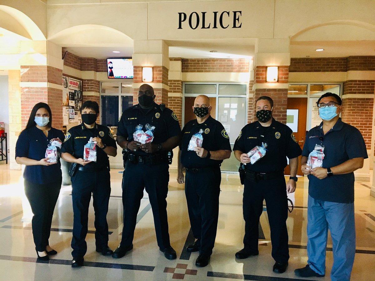 Jess Robledo tweet media