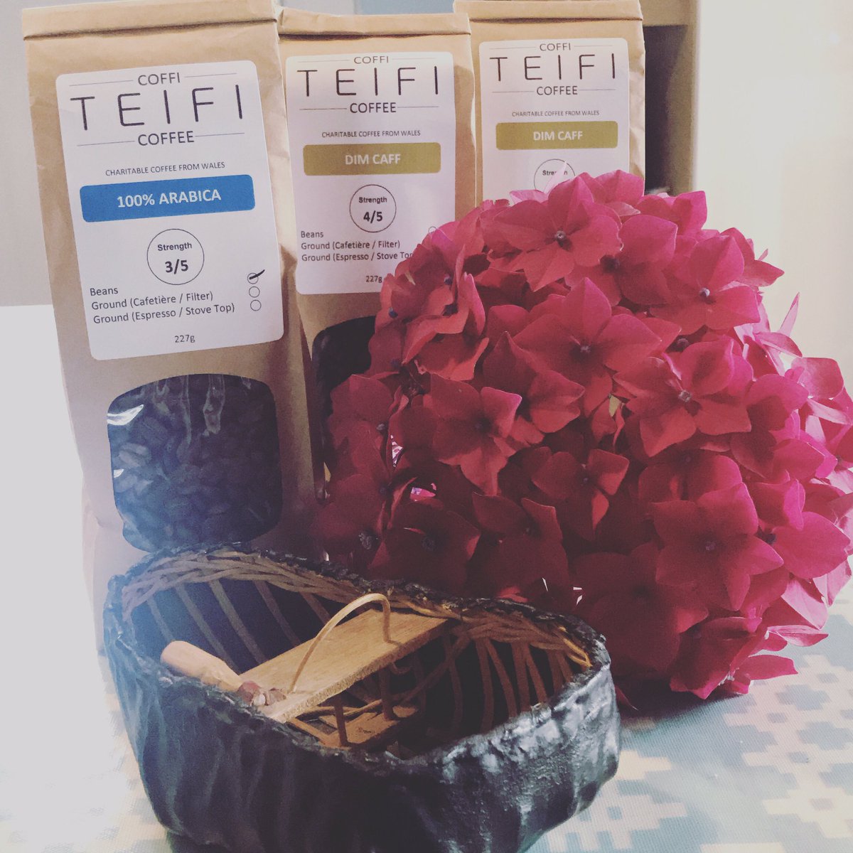 Parsel hyfryd wedi cyrraedd ☕️ 😍 My post smelled lovely today! #coffi #coffee @TeifiCoffee #Teifi