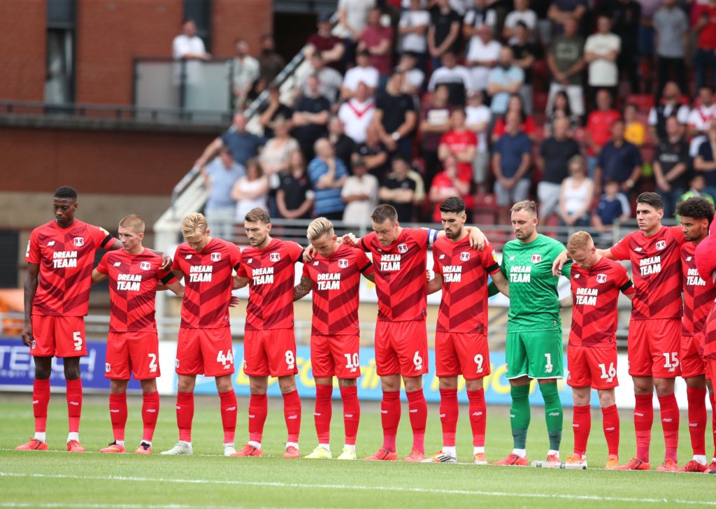 Charliedinburgh's tweet image. A year ago today, a very special day remembering my very special Dad. An amazing tribute from both @leytonorientfc and @CTFCofficial to remember him ❤️