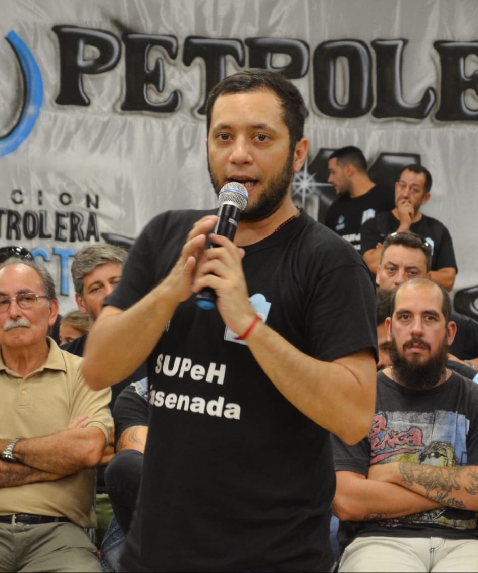 🎙#Ahora en @nocorras971 entrevista a <a href="/chancel_nahuel/">NahuelChancel</a> 
Agrupación sindical petrolera 11 de Agosto. Trabajadores de la destilería YPF denuncian descuentos del 40% del salario. #ypf #petroleros