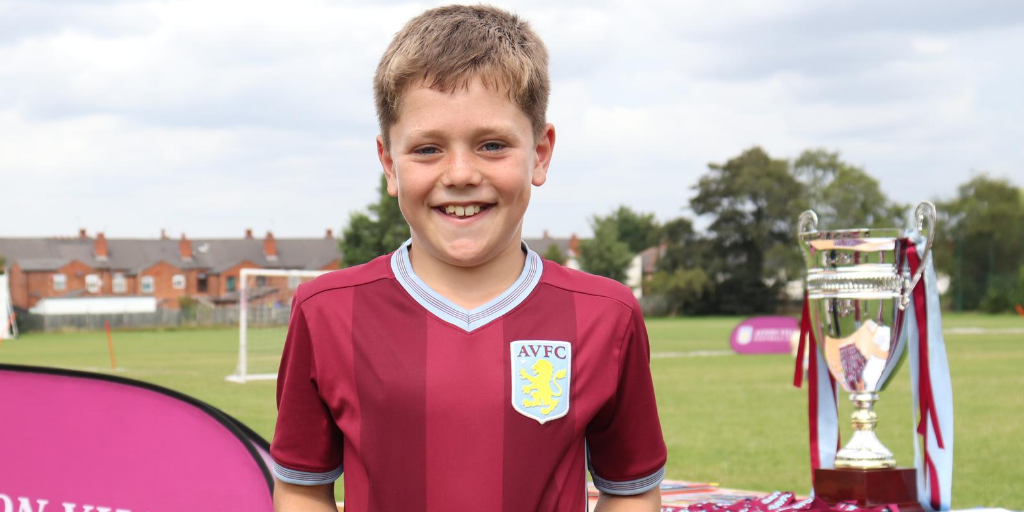 AVFCFoundation's tweet photo. 🚨Tickets are still available for our Football in the Community Summer Camps, which are running at Villa Park, Sutton Coldfield and Burntwood over the summer. ☀️ 

Follow the link to book now or email mihai.gherasim@avfc.co.uk for more information.

https://t.co/nCtpb7MIPP https://t.co/XB9mBDyGUV