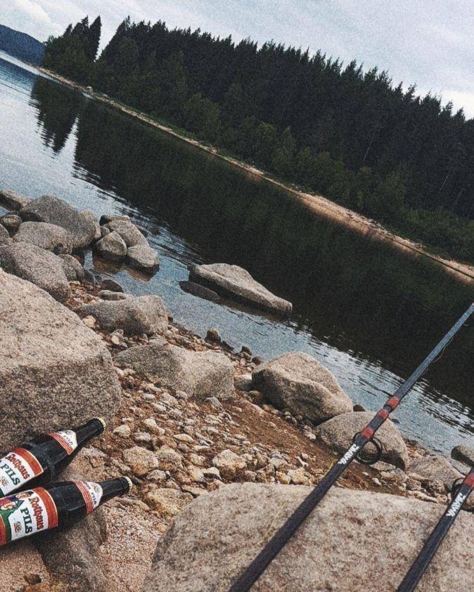 Biergitkraft's tweet photo. Endlich mal ein Bild für euch Halbliter-Fans da draußen! 😍🍺👍 Danke an Rothaus-Fan Jakob, für das klasse Bild. 🎣
#rothaus #biergitkraft #schwarzwald #idylle #fishing https://t.co/itUpQTOZXP