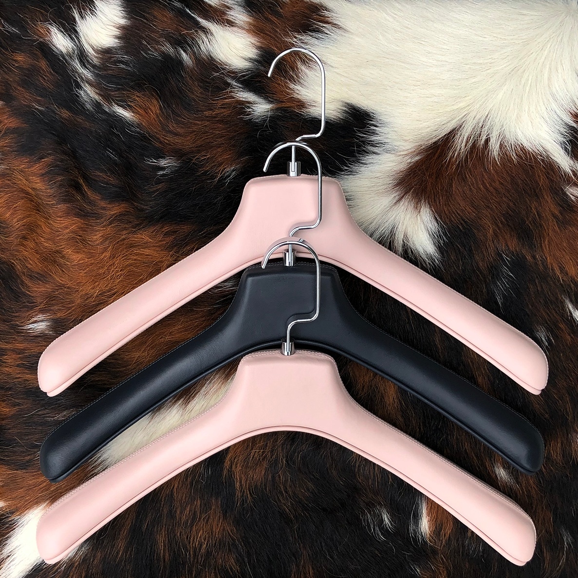 Edelman Leather tweet media