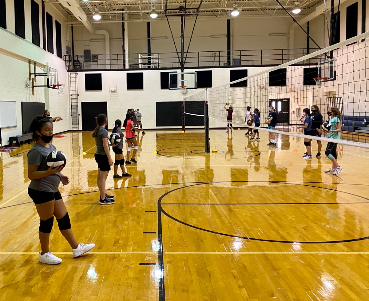 AJBriesemeister's tweet photo. @AJBriesemeister Summer Strength &amp; Conditioning Camps for Toro Girls + Boys in full swing today!  #AJBisThePlace2Be #HealthyToros #TorosAdapt https://t.co/I05fTvhDOP