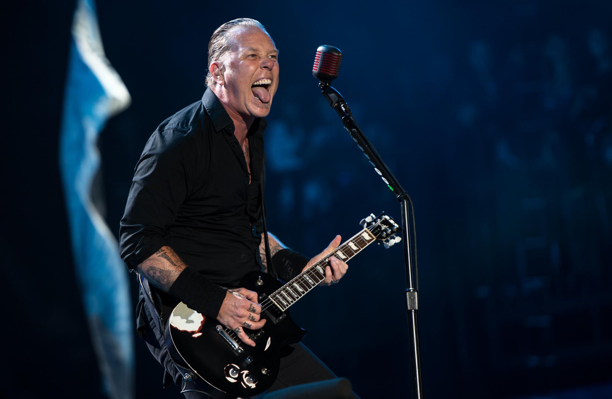 Happy birthday to one of my idols one of the best to do it. The Down picking God James Hetfield 