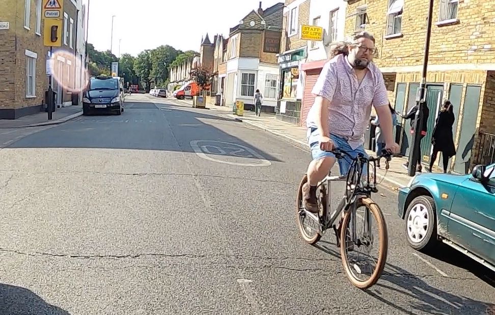 and people just going about their everyday business (in the case of this window cleaner very literally) by bike. Of course LTNs don't just benefit people on bikes - this disabled Loughborough Park resident was just heading to Brockwell Lido.  #RailtonLTN has *opened* the roads