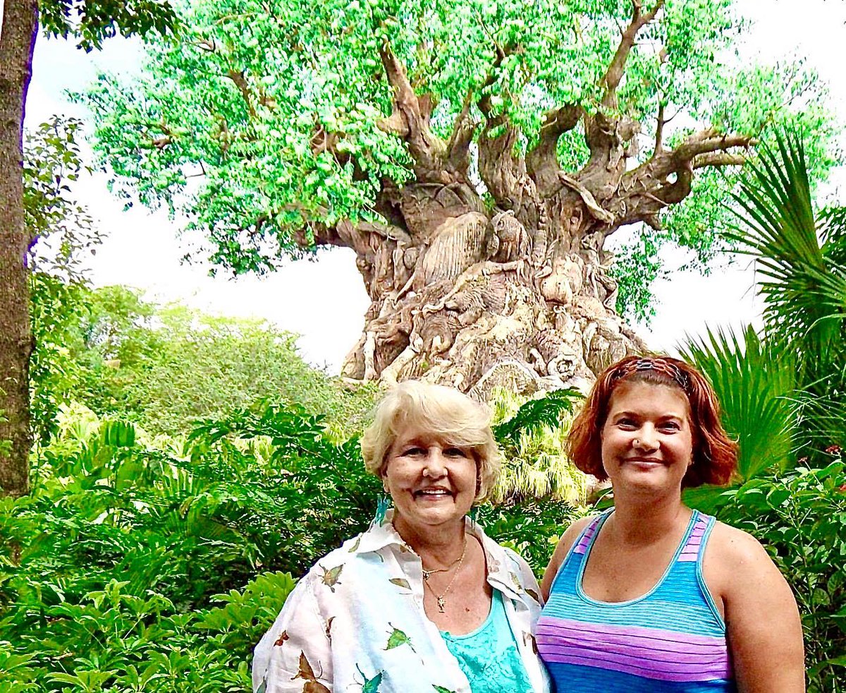 ellliphant's tweet photo. DAK days are the best days. This park is the most chill park. ⠀
⠀
■ ⠀
■ ⠀
■ ⠀
⠀
@lyndeec14 #throwback #twothousandthirteen #DAK #waltdisneyworld #disney #visitOrlando #disneyigers #disneylocal #goofy #Pluto…
📸 https://t.co/Rx6kTriloQ via https://t.co/owSpeTm9Fh https://t.co/T1Nrq7zjG3
