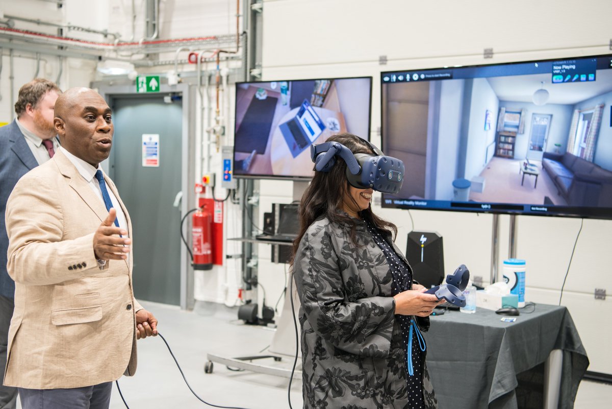 pritipatel's tweet photo. Brilliant to visit @dstlmod today to see how science and technology is helping in the fight against crime.

The pioneering work they are doing is truly remarkable and will have real impact for years to come. https://t.co/oYCXdsq8T1