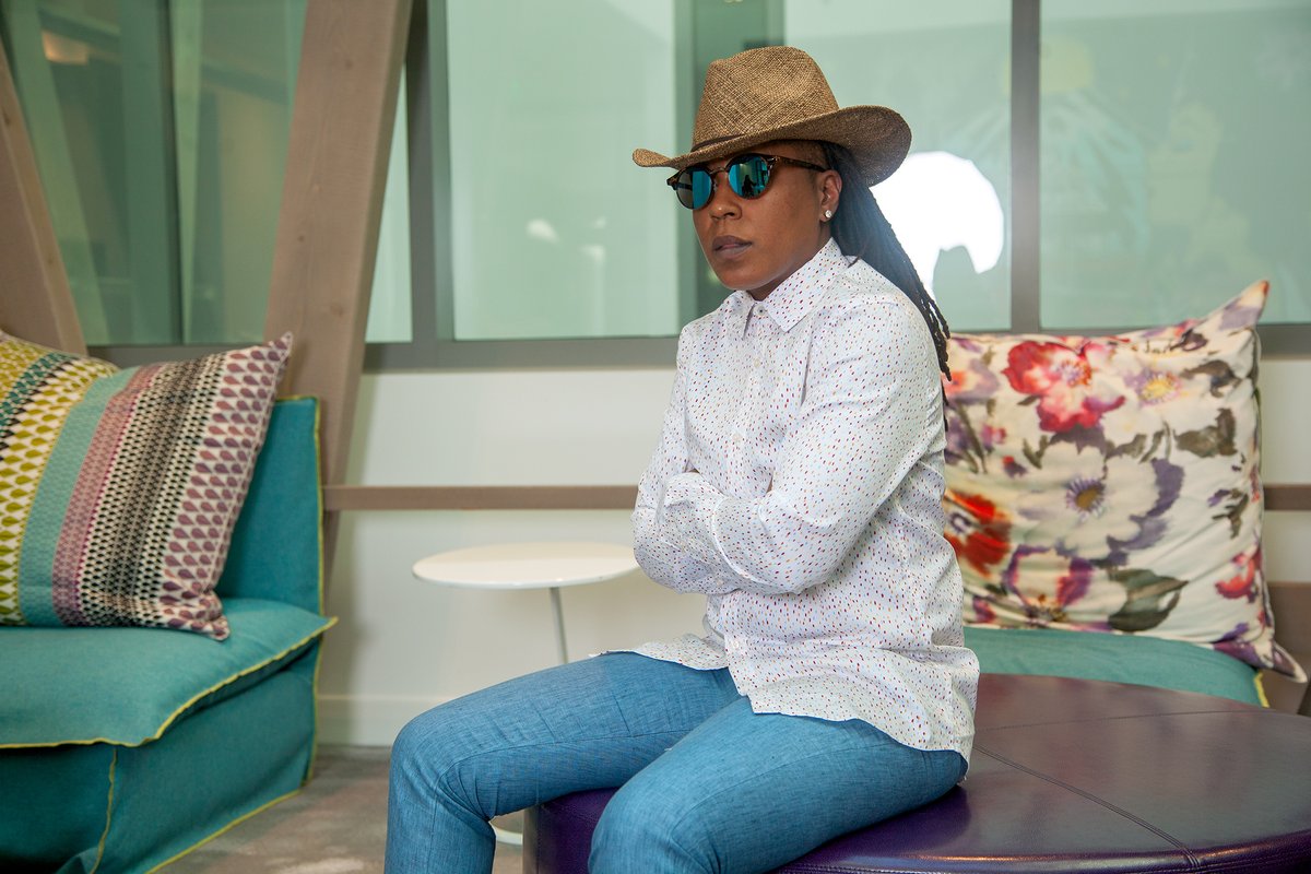 Only1Miracah's tweet photo. Sometimes you have to be your own motivation. Happy Monday y’all #seattlelife #seattlefashion #seattlewa #seattlewashington #seattlecannbis #trichomes #weedandwine #seattleweed #kush https://t.co/cgdRzF5Iy1