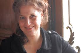 Murió Patricia Merkin, la directora de Hecho en Buenos Aires. Toda su vida dedicada a ofrecerle una salida a las personas marginadas por el sistema. 
La recordaremos siempre con su sonrisa y sabiduría, con esa energía y certezas que un mundo mejor es posible.