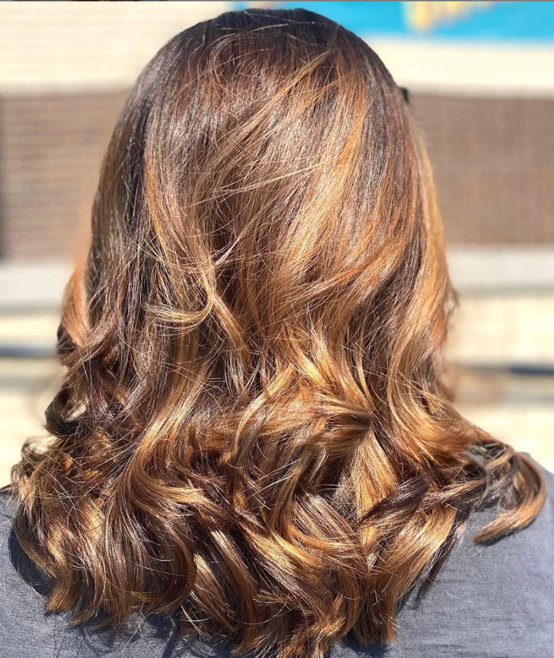 TeddieKossofs's tweet photo. Caramel Delight😋

Color by @coloristjunkie_mo 

#teddiekossofsalon #kossofbeauty #blondehair #summerhair #summerblonde #platinumblonde #chicagohairstylist #chicagoblondespecialist #glenbrook #northbrook #glenviewil #northfieldil #northfieldsalon #glenviewsalon #glenbrooksalon https://t.co/KQueBvJnEm