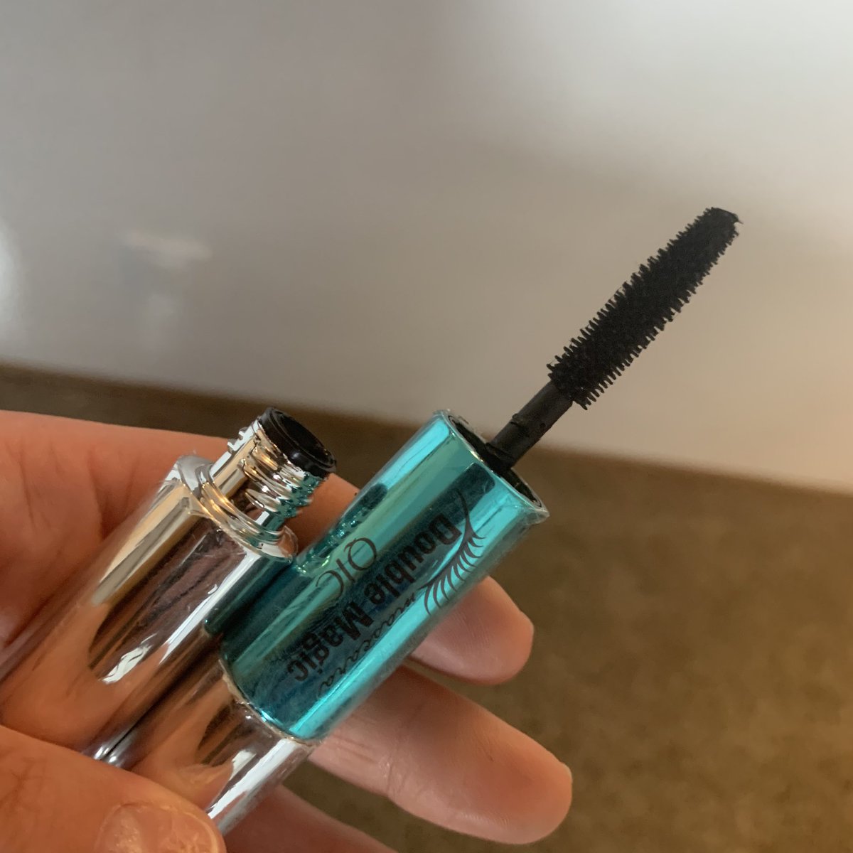 Uhlesha009's tweet photo. I Love the length of this mascara! It makes my lashes super long! The volume this brush gives is amazing! Will definitely purchase this mascara again! ✨✨
Link to purchase— https://t.co/urcNzPjjqq https://t.co/JcNXmtXrdh