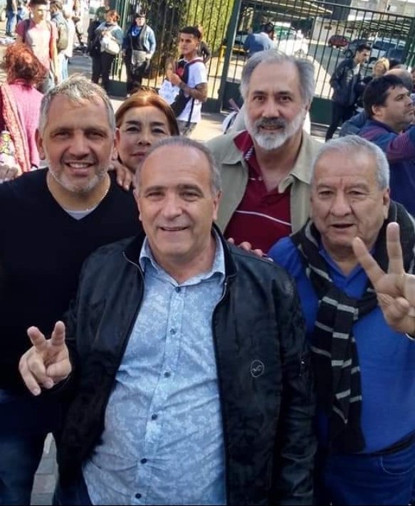 Marcelo Barreiro: Por tu incansable solidaridad hacia los que menos tienen y porque sos un gran luchador de la vida.. vas a salir pronto de esta hermano.. 
¡¡¡Fuerza y contas con todo mi apoyo en lo que necesites!!!