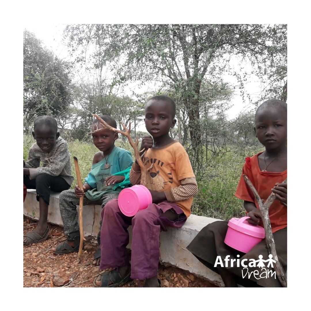 africadream's tweet photo. Empezamos esta semana con mucho ánimo! Seguimos trabajando por un mejor África.

¿Ya eres socio? Si no sabes cómo ayudar, escríbenos! 📩

#africadream #chilesolidario #africa #kenia #covidchile #chilenas #chilenos #chilenosporelmundo https://t.co/Mt9OI0plGm
