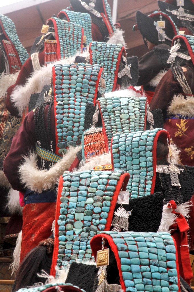 utladakhtourism's tweet photo. Made mostly from turquoise stones, this traditional head gear, called Perak, makes an essential decorative ornament for women of Ladakh.

Photo credit: @stanzinkhakyab

#ladakh #leh #kargil 
#perak #headgear #tradional 
#torquise #ornament https://t.co/4Z35Q512FG