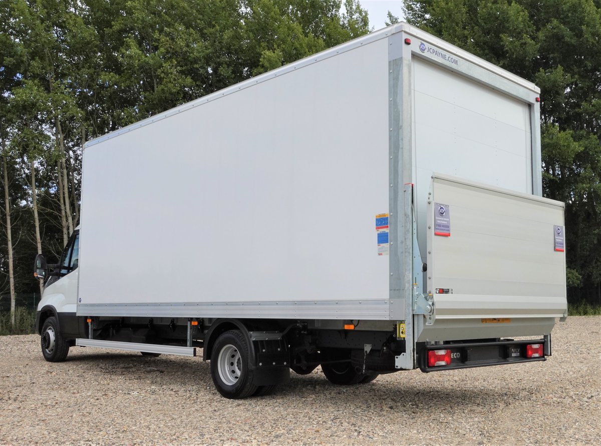 IvecoRetail's tweet photo. VECO Retail have the following ready to go to work:
⭐️IVECO Daily 70C18HA8
⭐️JC Payne Box &amp; Tail Conversion
✅ Call on 0203 457 5445 or 
✅ E-mail: response@ivecoretail.co.uk
IVECO Retail..The Home of IVECO!!
#iveco #ivecoretail #ivecocapital #daily #automotive https://t.co/F7ssVZspYq