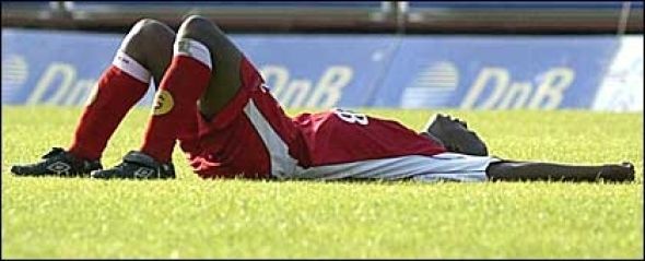 In 2002 Brann signed South African Toni Nhleko, but he only lasted a few games. He got sunstroke during a match in Bergen (!!!) and although scoring a fantastic goal, is to this day regarded one of the biggest busts at Brann.