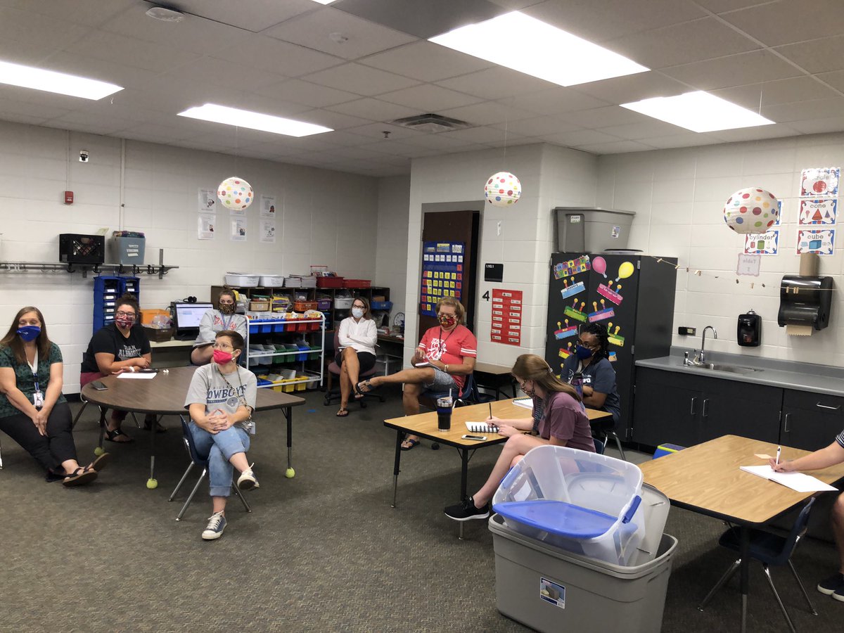KESDragons's tweet photo. Kindergarten teachers are doing their best to Save Our School #SOSBarrow year by social distancing, masked up and facing 1 direction https://t.co/l5K4Pecptp