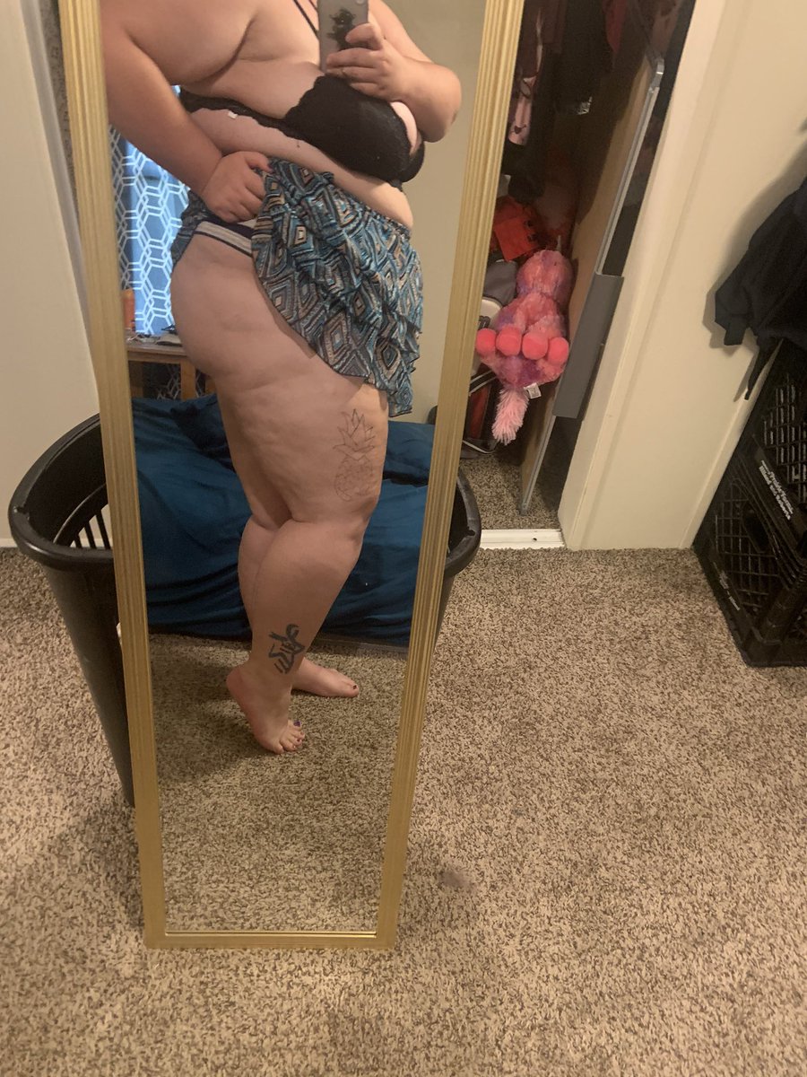 RedMidnight6's tweet image. Does a skirt this short get me a spanking from daddy? onlyfans.com/redmidnight  #onlyfansnewbie #onlyfans #daddy #nsfw #naughty