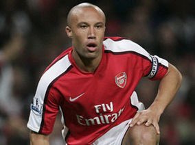 Mikael Silvestre. Genuinely one of the most calamitous players I’ve seen in an Arsenal shirt in my reasonably short life.