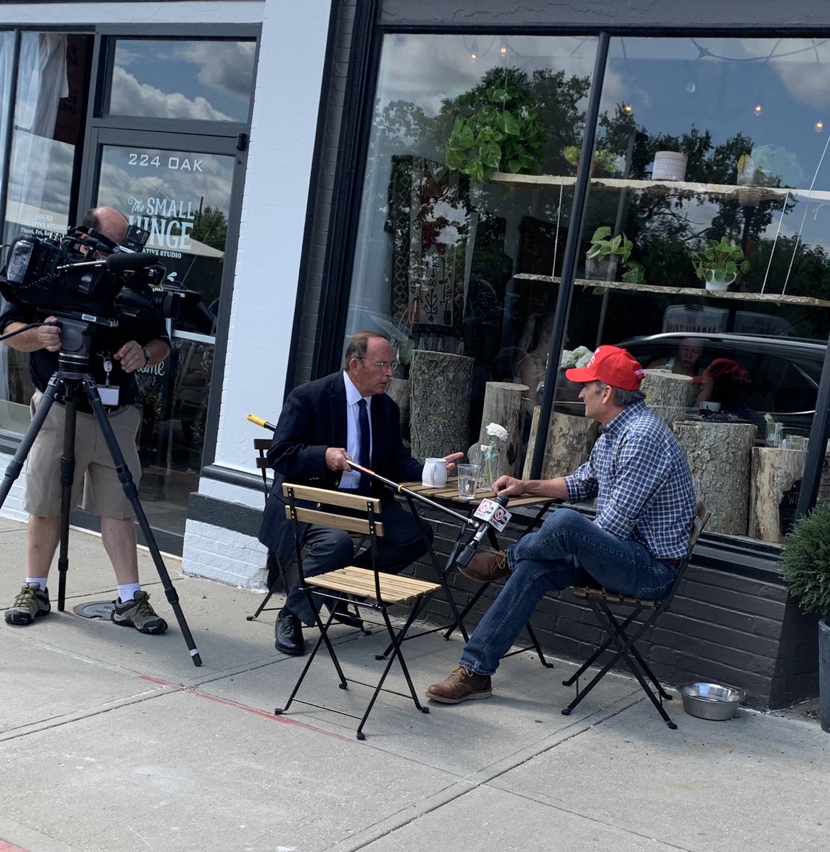 HamiltonforKS's tweet photo. Great stops in Olathe and Bonner Springs this morning! Vote tomorrow to send in a plumber to drain the swamp! #kssen #ksleg https://t.co/sLgn1jQkgp