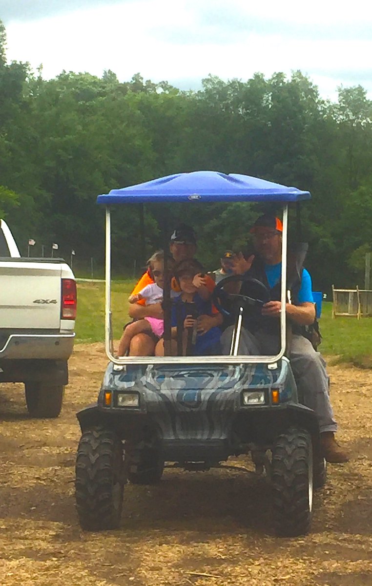 airalana24's tweet photo. Fun time at league last night! Jacy and Colt loved riding with Aunt Alana and uncle Clint! #sportingclays #5stand https://t.co/vhcXGDC6h7