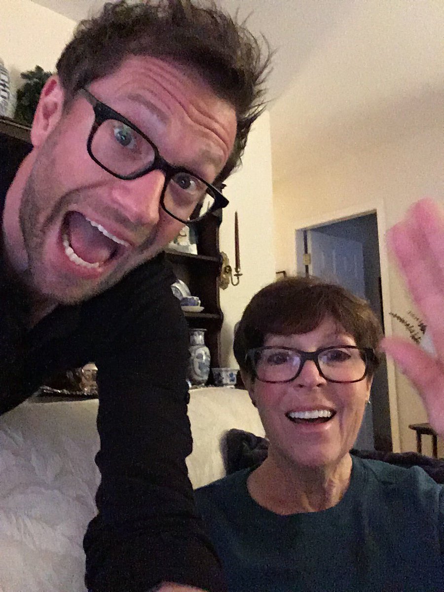 Happy Birthday, Mom! Love you! 🎂💐