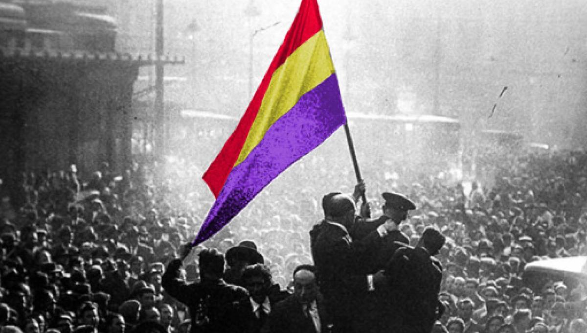 No es Juan Carlos I, es la monarquía y la familia Borbón. A ellos no les debemos nada, sino a los millones de ciudadanos/as que han luchado por la democracia, las libertades y el bienestar de sus compatriotas, independientemente de sus apellidos. ¡Viva la República! #RepúblicaYa
