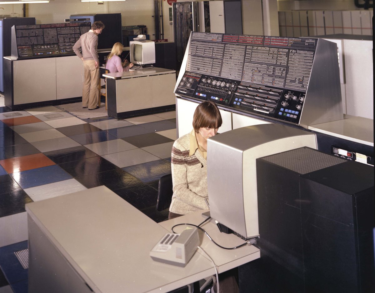 Old posed computer center photos that would make really great album covers: