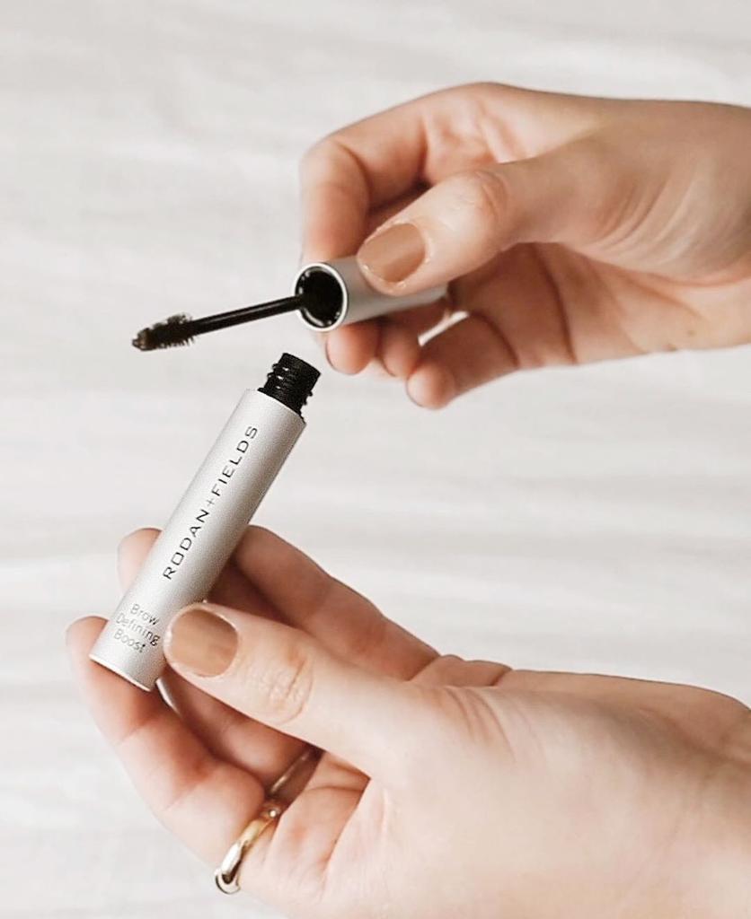 RodanFieldsHQ's tweet photo. Ready to get 2x fuller + thicker-looking brows instantly!? The wait is almost over! NEW Brow Defining Boost is available to all 🇺🇸 customers tomorrow, 8/4. Drop a ❤️ if you are excited to try it for yourself!

R+F Consultant 📸: Ashley Rudolf

#Browerful #RFBrowDefiningBoost https://t.co/hYetH5h9ih