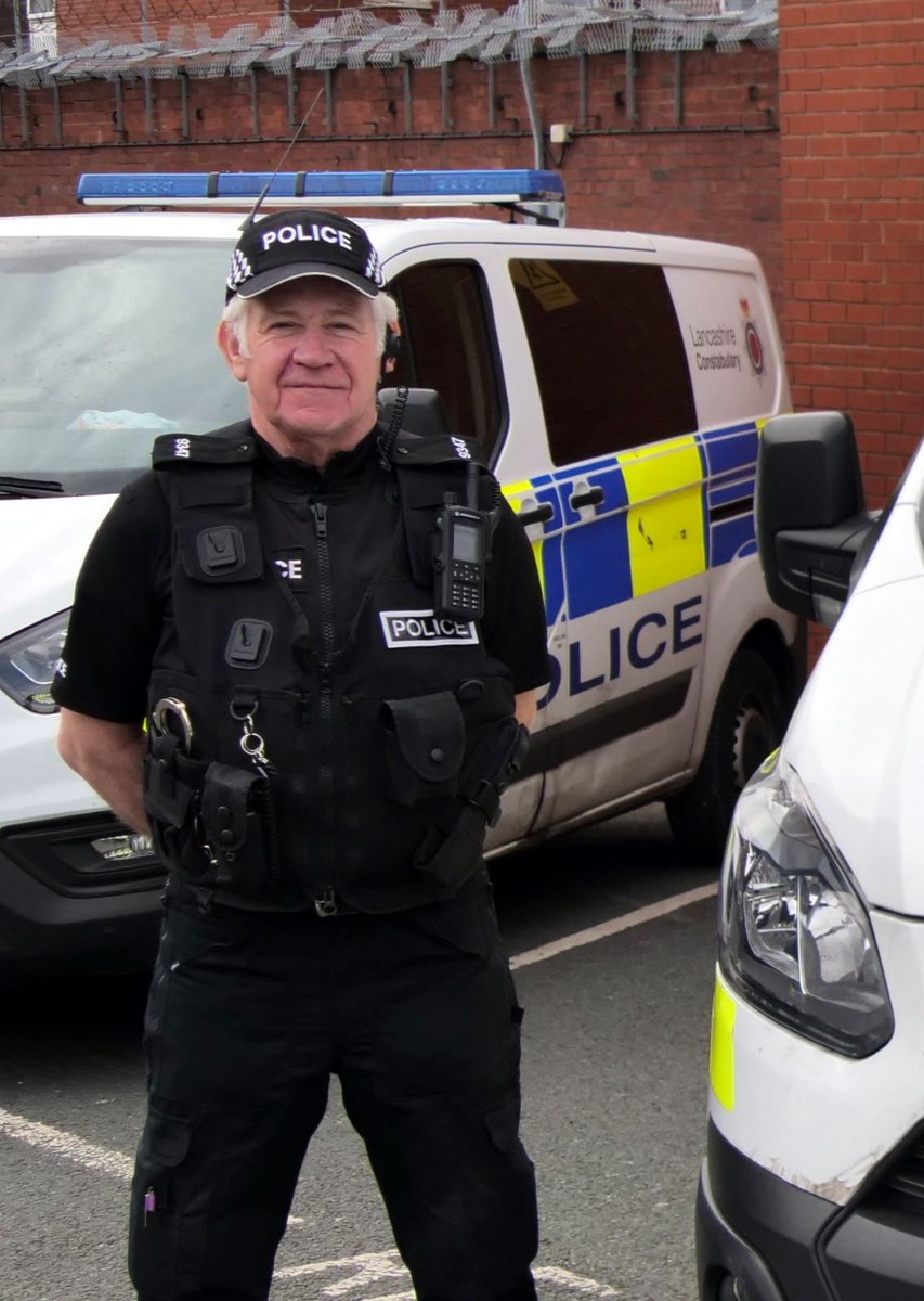 LancsSpecials's tweet photo. BIG thanks to SC Phil at Preston. He's back at work today after furlough, during which he volunteered 800+ hours.   5 more have done the same. Others have worked extra hours on top of their job, family + studying to serve the public of Lancashire. Very proud of them all. SI Peter https://t.co/Cx7oaZ0T6U