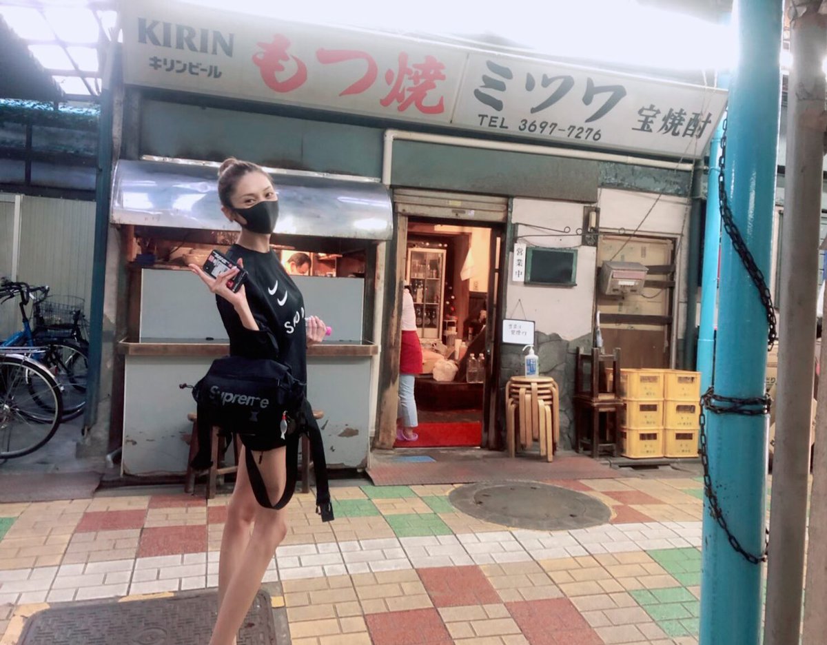 立石で食べ歩き！
鳥房さんの唐揚げと宇ち多゛さんの生ハツ
安くて美味しかったのでおすすめ https://t.co/D8aEY8y8g4