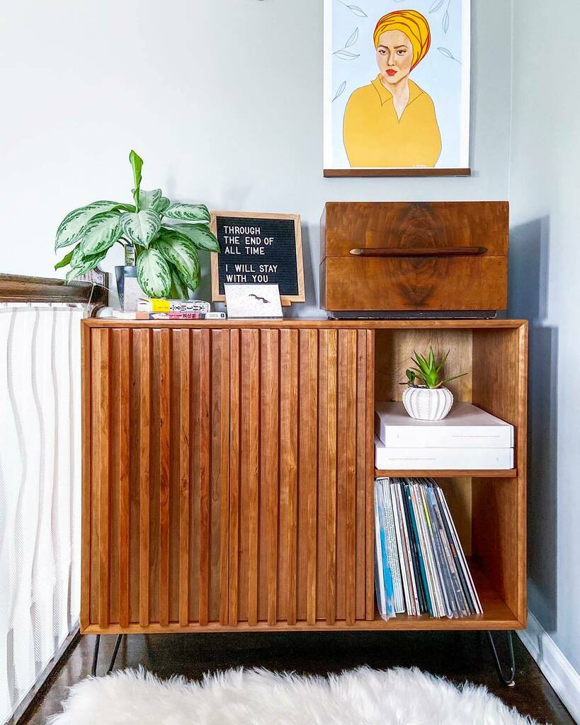 litosupplyco's tweet photo. Our apartment has seen many changes with @orioninthechi, but this recent update is for humans only! I’m a firm believer in investing in things I love and will keep forever. I hate buying cheaply made things that will inevitably break and end up in a landfill. So, I commissio… https://t.co/oyH6VlxjLs