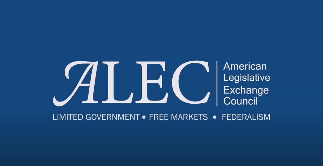 ScottEPeyton1's tweet photo. Pleased to share Alec panel: Community Corrections and Clean Slates: Ideas States Can Undertake on Their Policy Plates with @ChelseaMurphyFL @RepDelozier @DaveSunday_ @DSafavianEsq @RightOnCrime @ACUFforJustice @MarcALevin @JulesAWarren @ALEC_states 
https://t.co/dDebrxZUd3 https://t.co/YC5tBCDA73