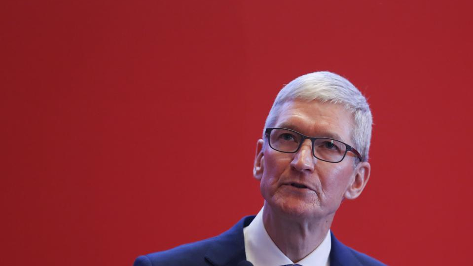 Forbes's tweet image. Apple faces a $1.4 billion patent lawsuit in China that may block iPhone sales in the country on.forbes.com/6012Gekk0